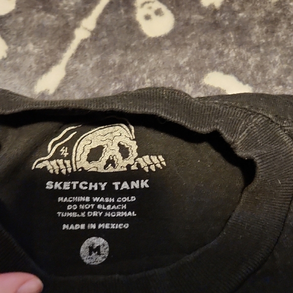 💀Sketchy Tank Black T-Shirt with Skeleton Graphic - Picture 2 of 2